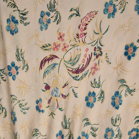 Doen_100% Silk Floral Ruffle-Sleeve Midi Dress in Cream - Picture 4 of 8